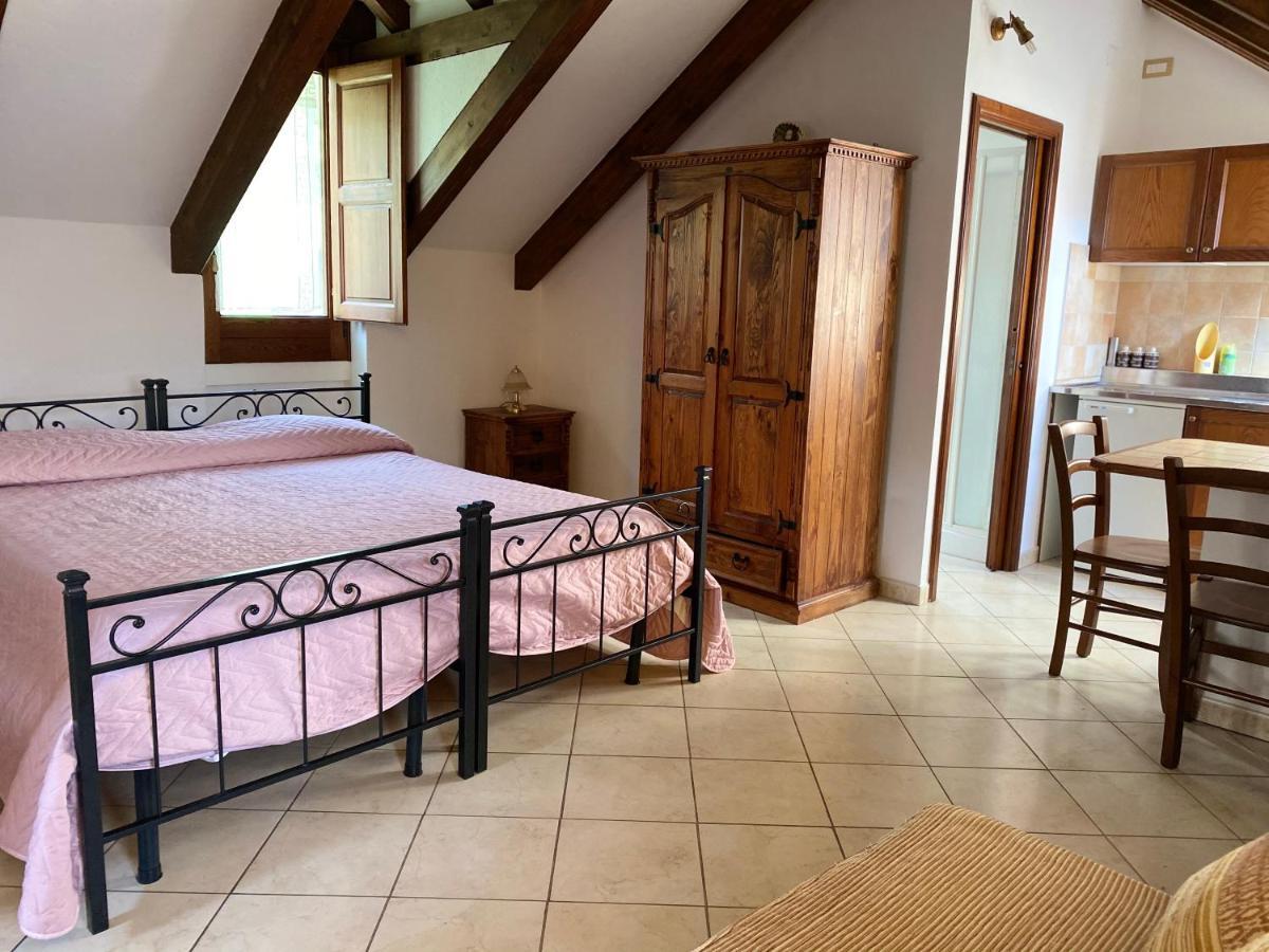 Bed and Breakfast Il Ritrovo Delle Volpi Аджерола Экстерьер фото