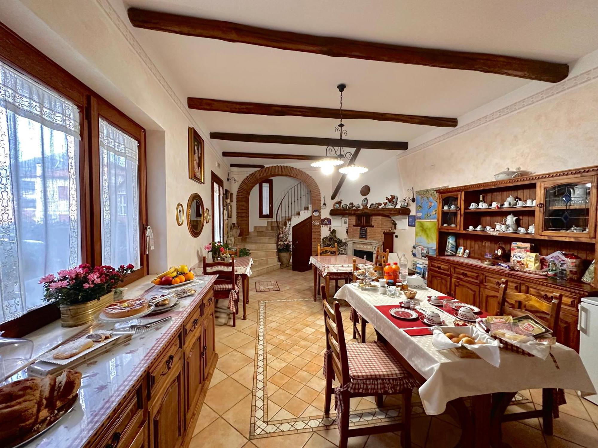 Bed and Breakfast Il Ritrovo Delle Volpi Аджерола Экстерьер фото