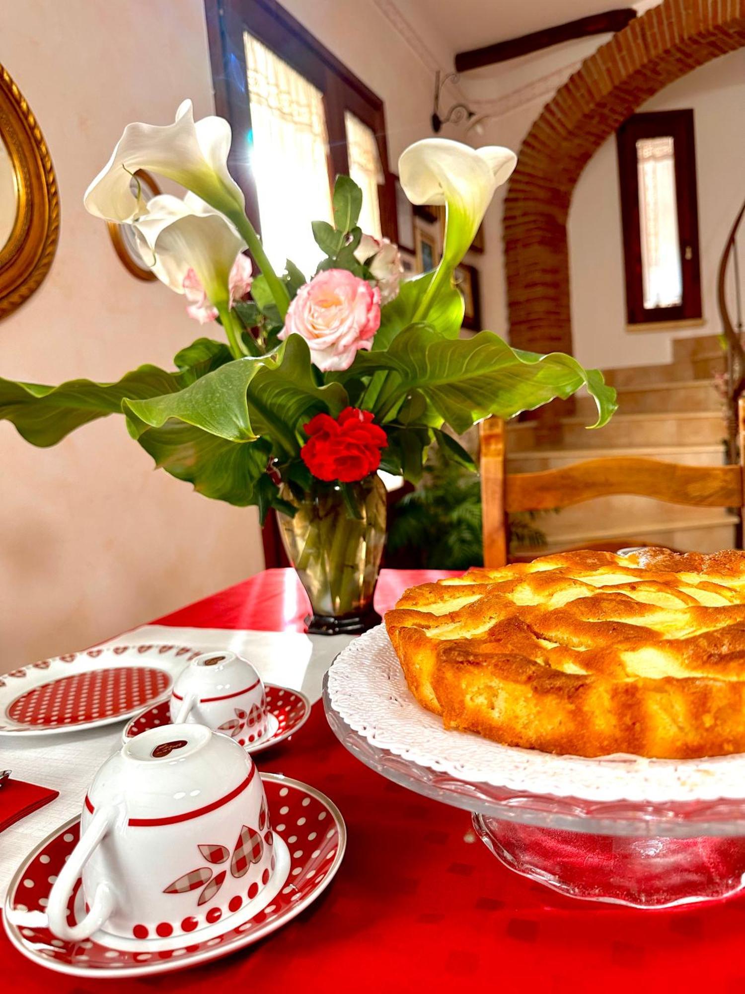 Bed and Breakfast Il Ritrovo Delle Volpi Аджерола Экстерьер фото