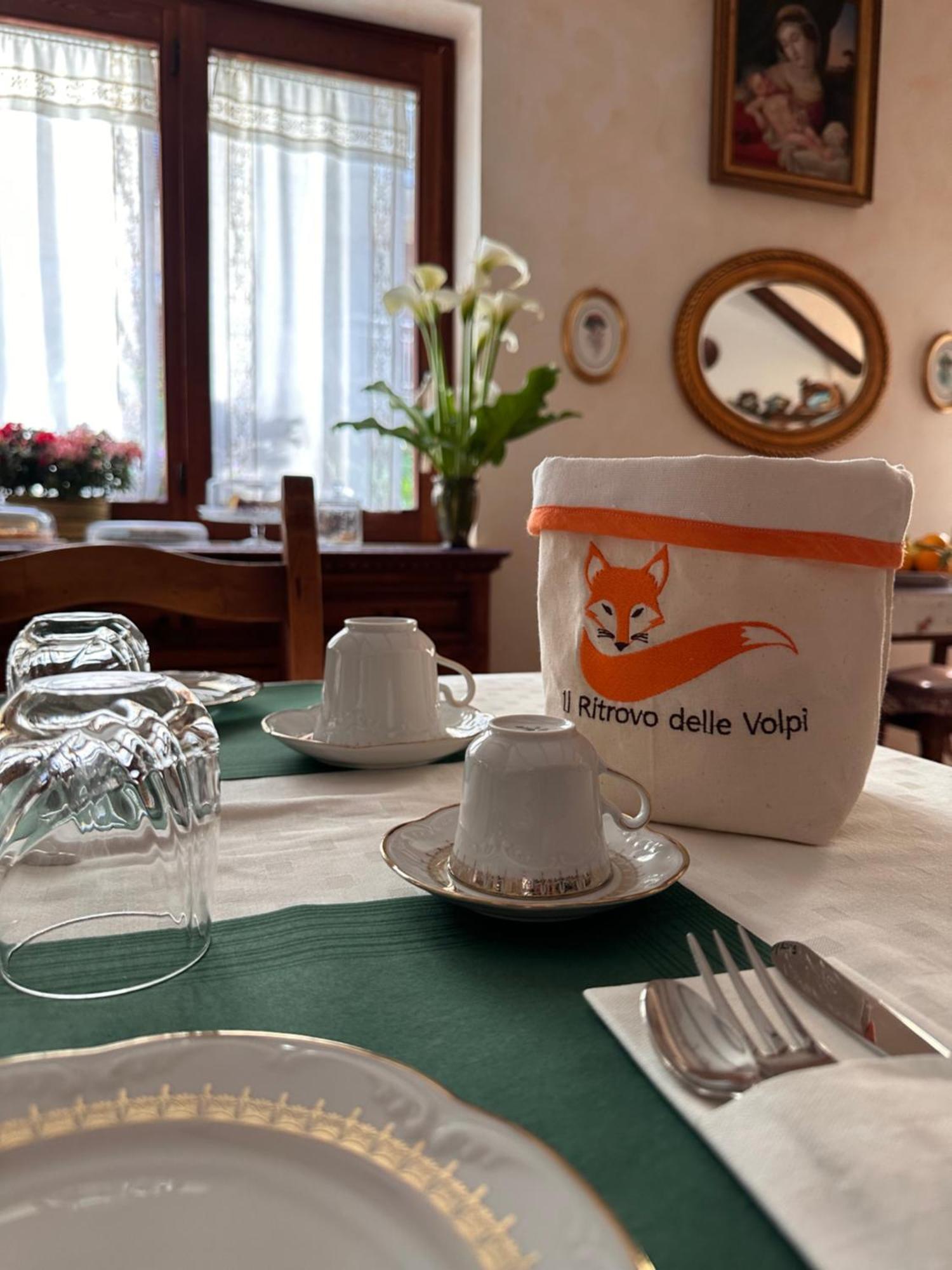 Bed and Breakfast Il Ritrovo Delle Volpi Аджерола Экстерьер фото